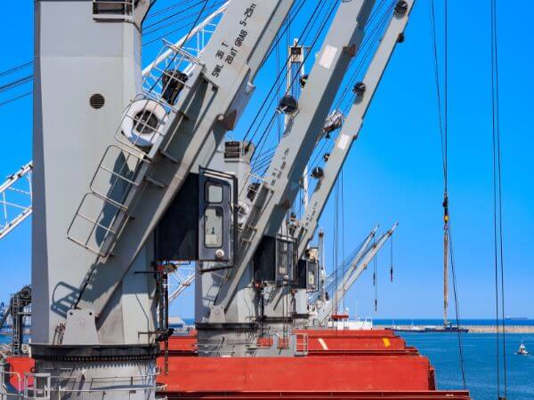 ISM Marine crayn adn cargo gear equipment