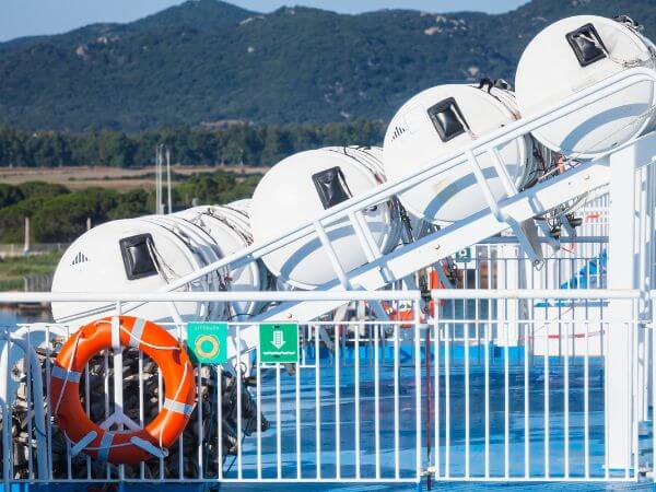 ISM Marine lifreraft control and test certificate